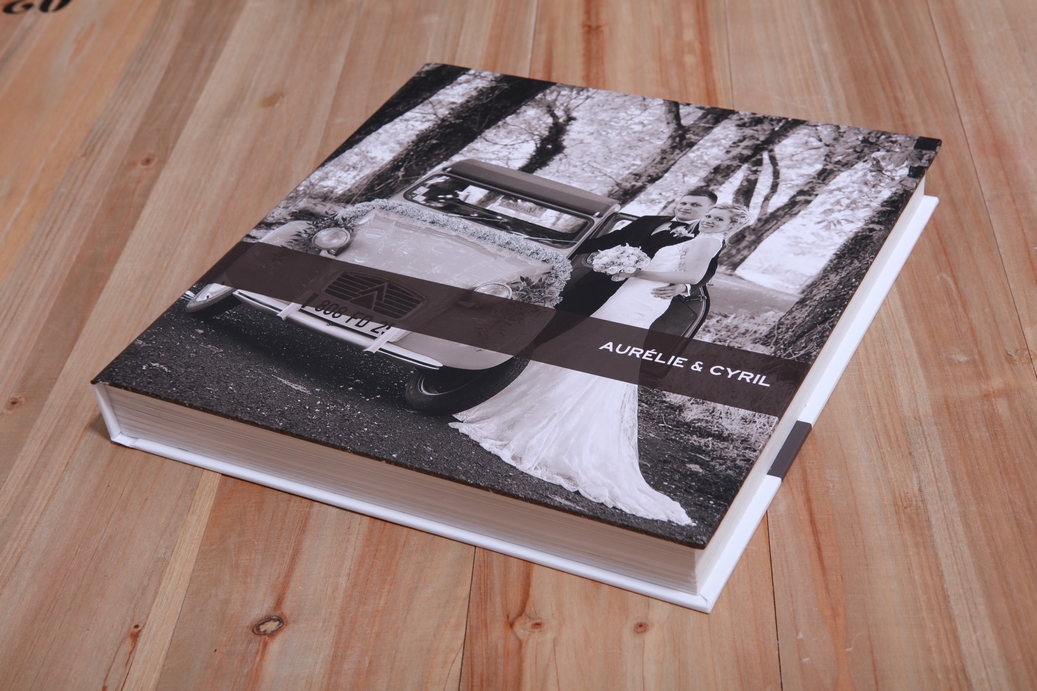 Image de albulle/datas/photos/01_book_mariages_divers/00_nouveau_livre_album_30x30m/IMG_3630.JPG